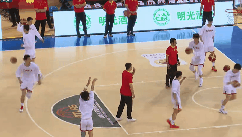 中国U17男篮VS波兰U17男篮：张博远、希斯南领先